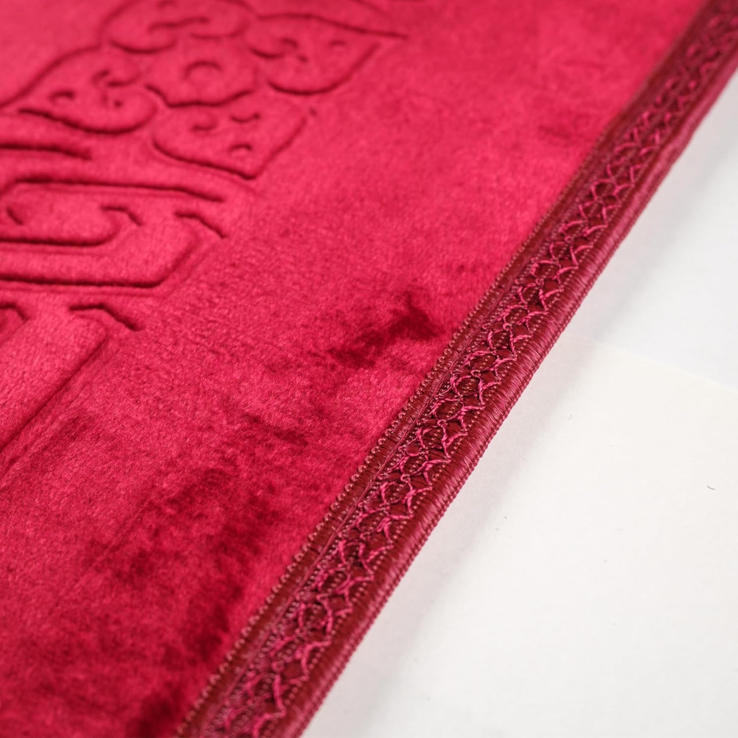 Luxury Ottoman Red Embossed Velvet Prayer Rug with Prayer Cap - Firaset