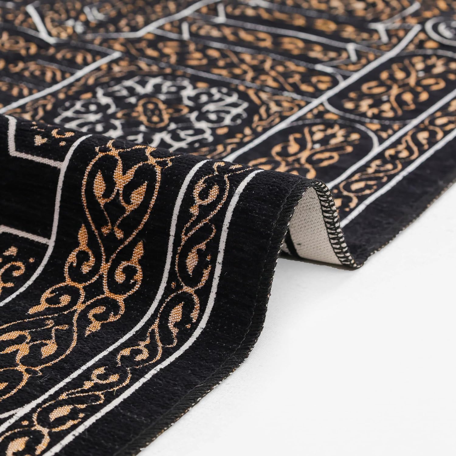 Turkish Velvet Muslim Prayer Rug – Soft Plush Islamic Sajada Mat (2'3" x 3'7") – Elegant Dark Pattern
