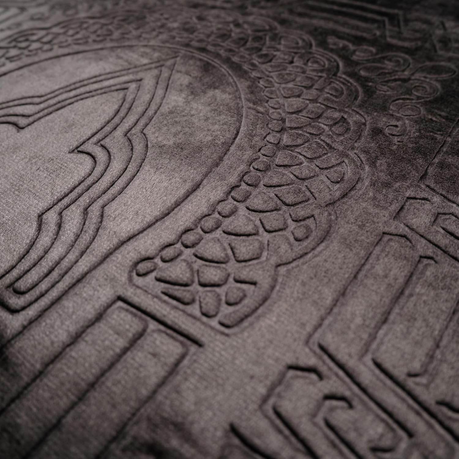 Luxury Turkish Velvet Prayer Rug – Black Embossed Floral Design with Tasbeeh