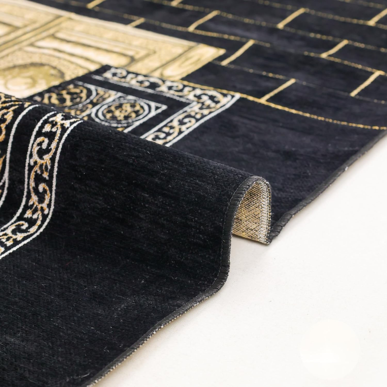 Turkish Velvet Muslim Prayer Rug – Soft Plush Islamic Sajada Mat (2'2" x 3'7") – Elegant Black & Gold Design