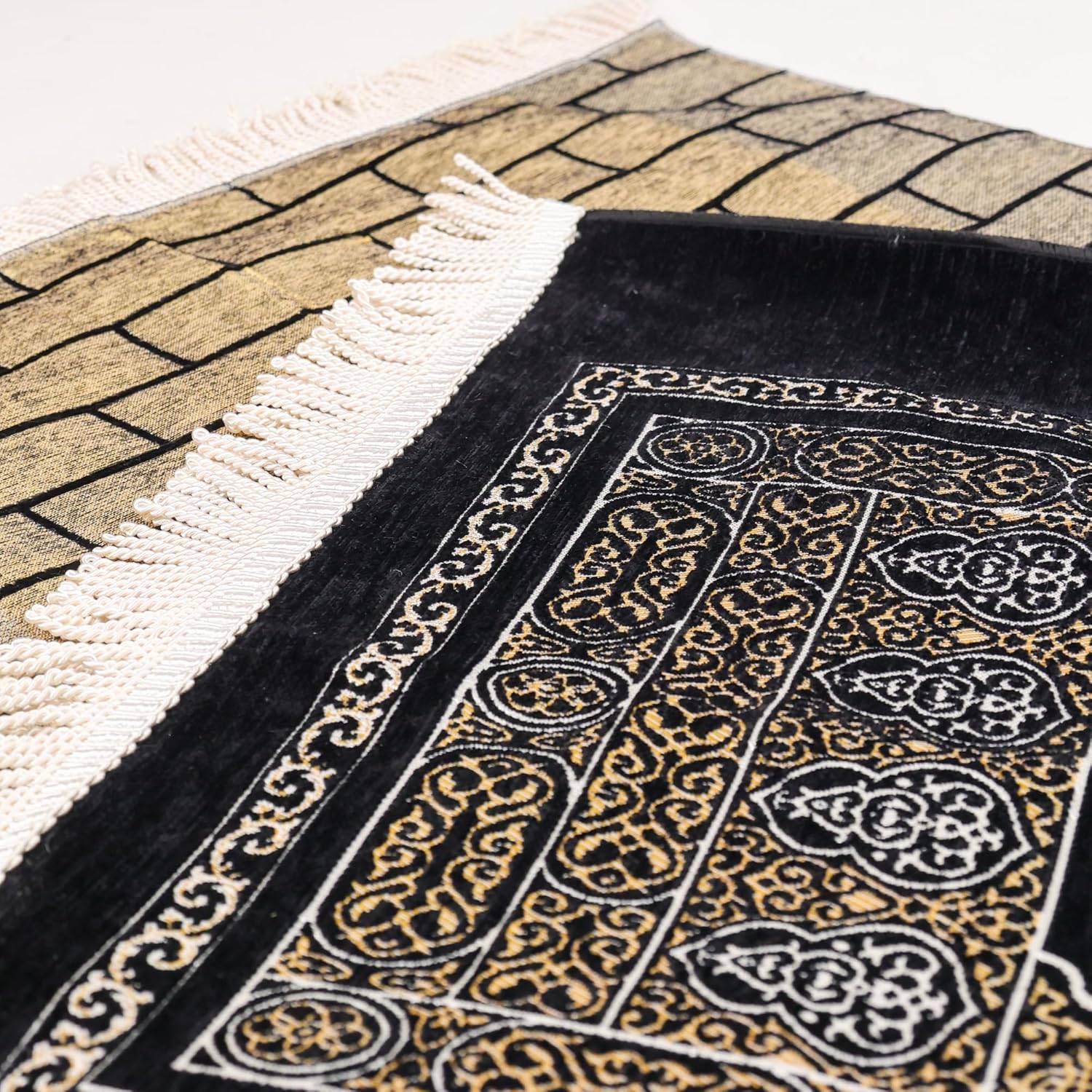 Turkish Velvet Muslim Prayer Rug – Soft Plush Islamic Sajada Mat (2'2" x 3'7") – Elegant Black & Gold Design