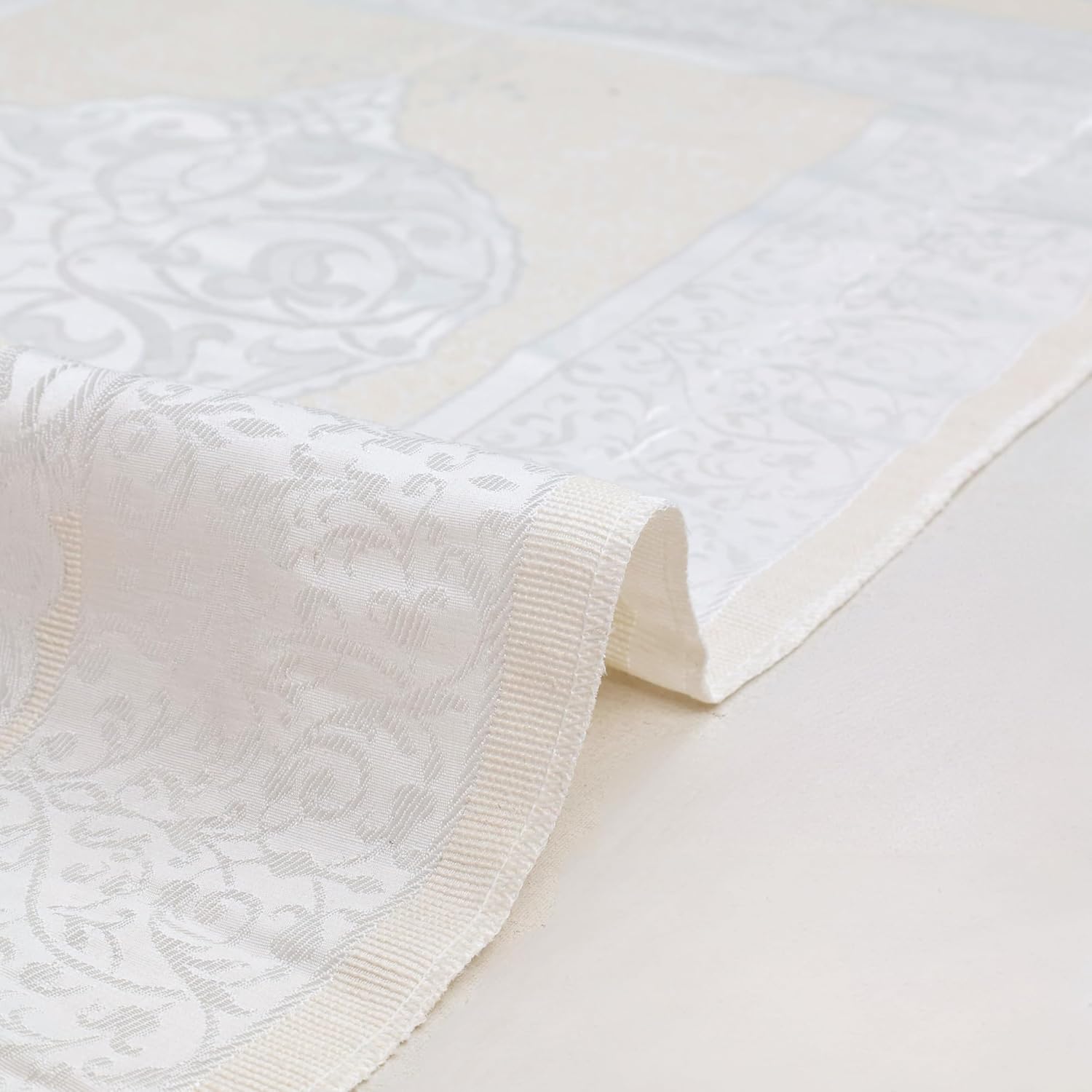 Firaset Luxury Taffeta Prayer Rug Set – White Janamaz with Cylinder Gift Box & Pearl Tasbeeh - Firaset