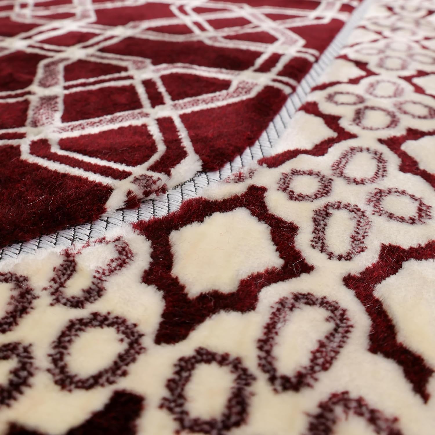 Luxury Soft Plush Burgundy & Cream Velvet Prayer Rug with Prayer Cap - Firaset